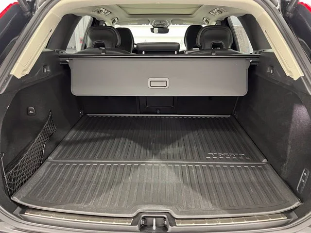 Certified Used 2024 Onyx Black Volvo Ultimate image 21