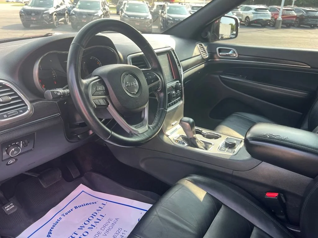 Used 2018 Red Jeep Limited image 16