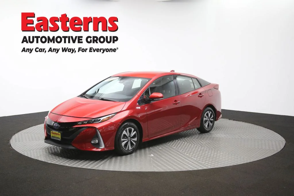 Used 2018 Red Toyota Advanced image 57