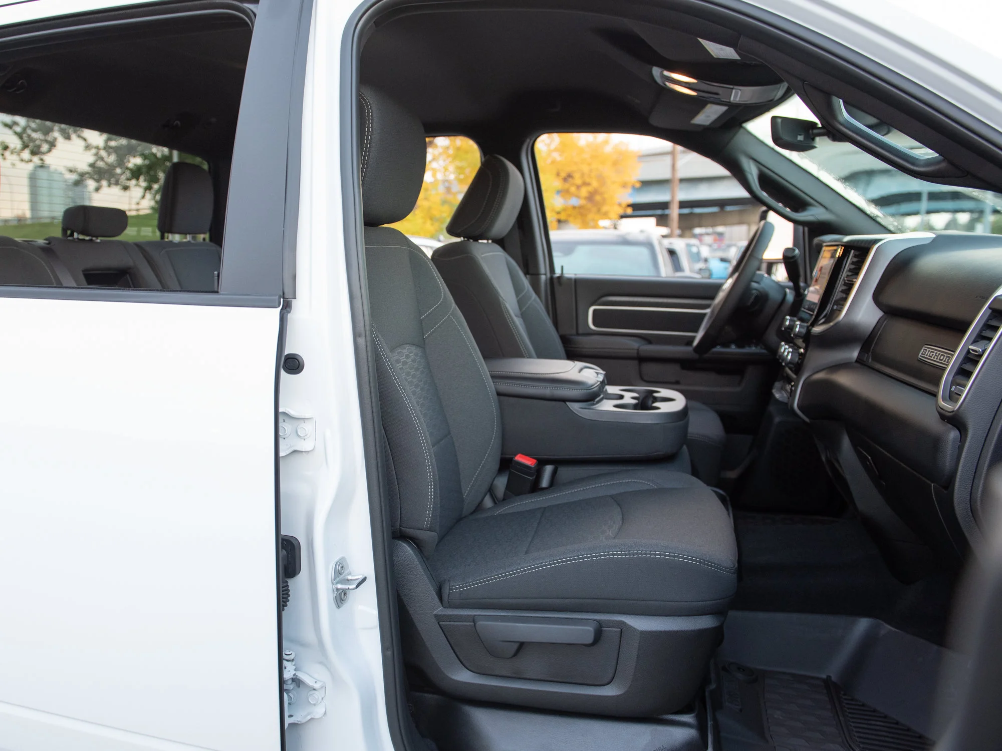 New 2027 White RAM Big Horn* Crew Cab 4x4, Level 1 Equip Group, Remote Start, 6.4L HEMI V8 image 24