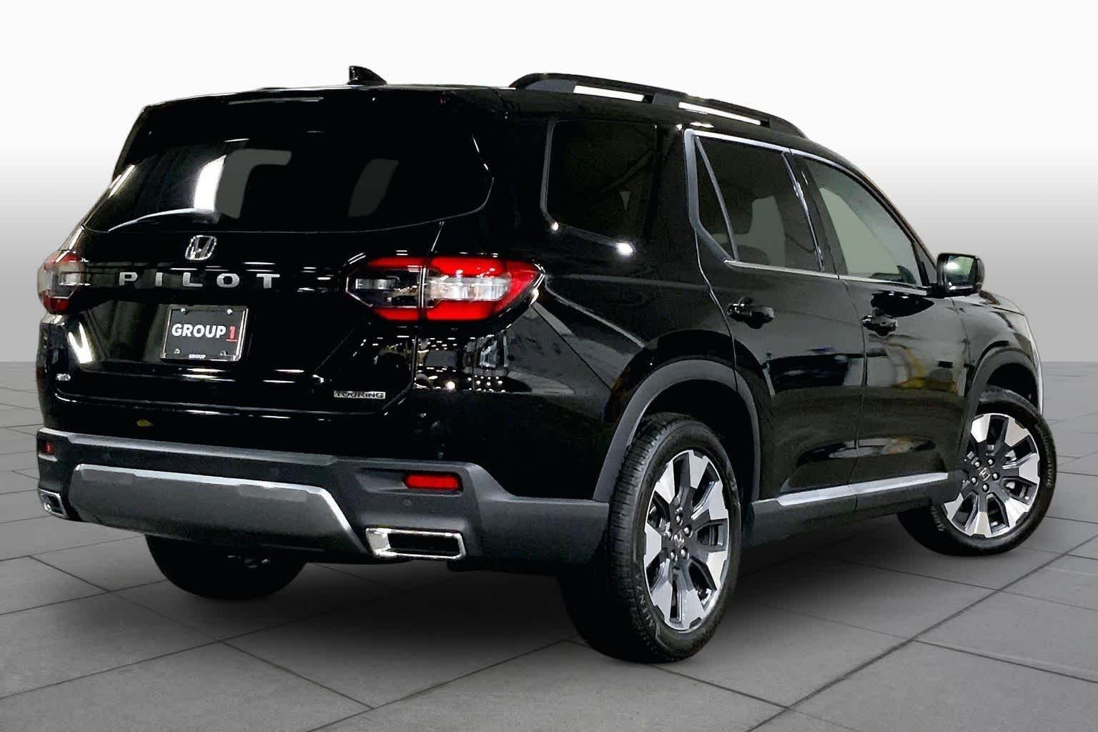 Used 2026 Crystal Black Pearl Honda Touring image 15