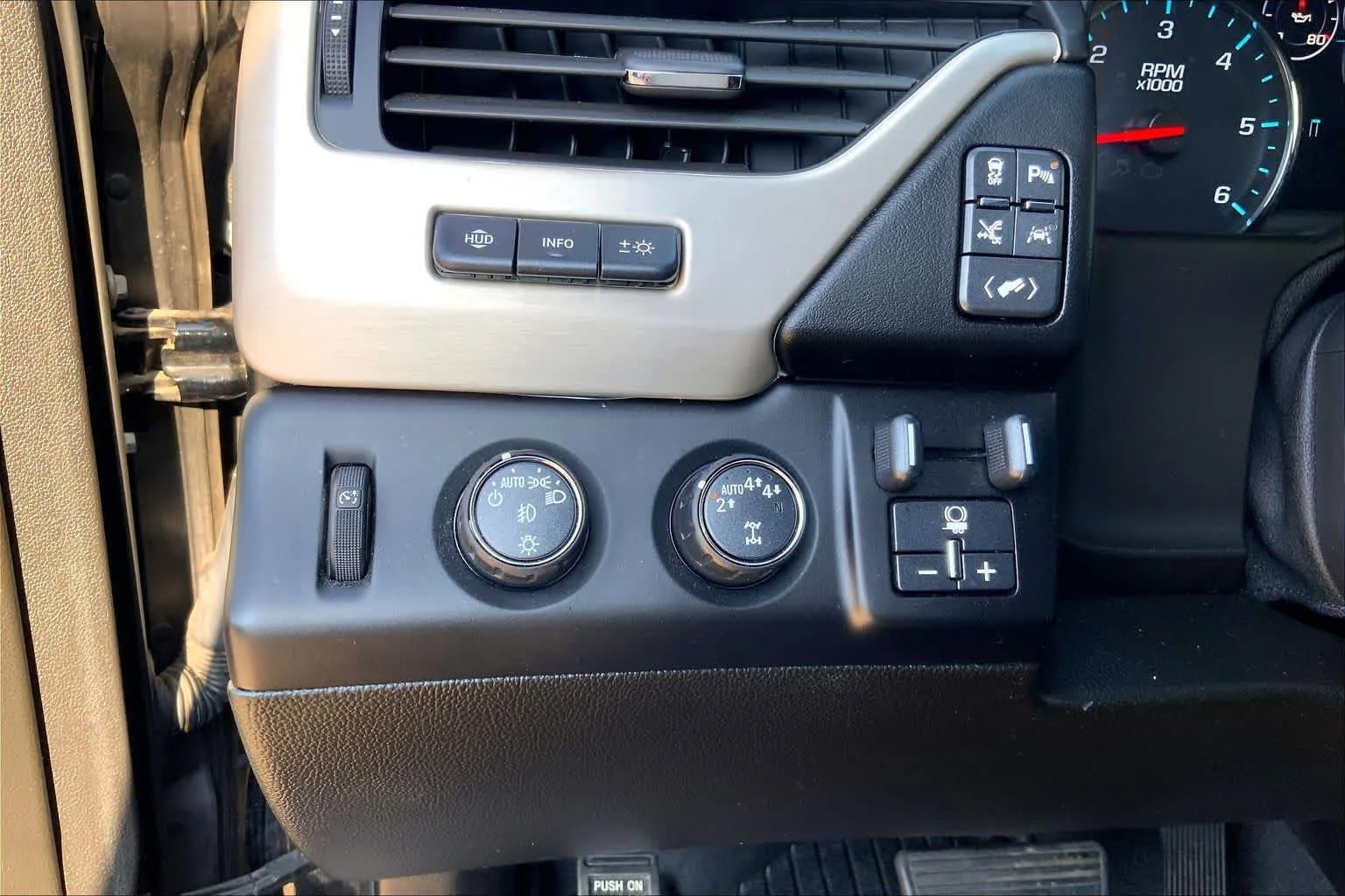 Used 2019 ONYX BLACK GMC Denali image 32