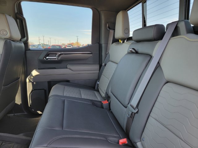 2024 Chevrolet Silverado 1500 ZR2 - Photo 15