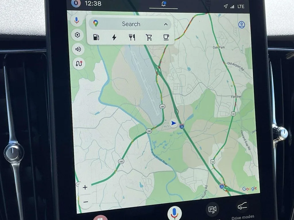 New 2026 Aurora Silver Volvo Plus image 18