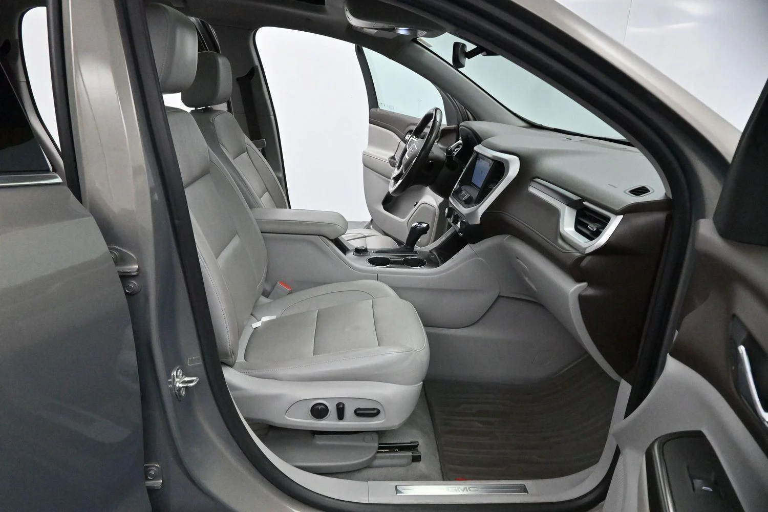 Used 2019 PEPPERDUST METALLIC GMC SLT image 38