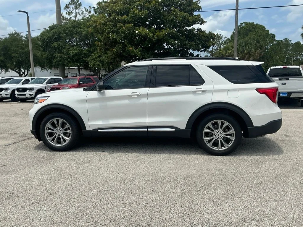 Used 2023 White Ford XLT image 5
