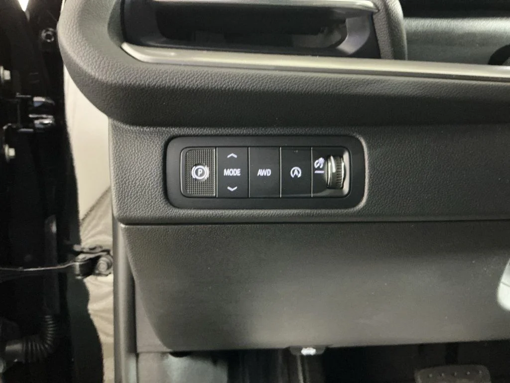 New 2027 Black Chevrolet LT image 17