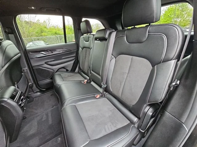 Used 2023 Black Jeep Altitude X image 24
