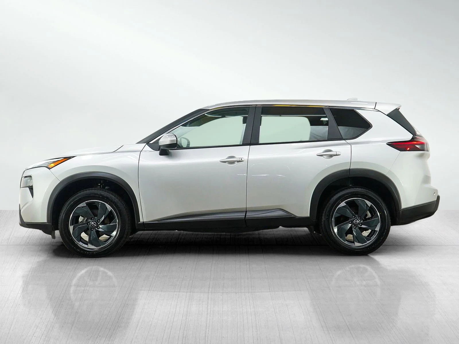 Used 2025 Nissan Rogue SV with VIN 5N1BT3BBXSC812757 for sale in Minneapolis, Minnesota