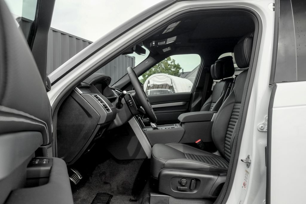 2026 Land Rover Discovery Gemini Edition - Photo 9
