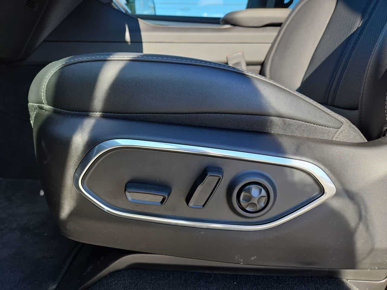 Used 2026 Baltic Gray Metallic Clearcoat Jeep Limited Altitude image 14