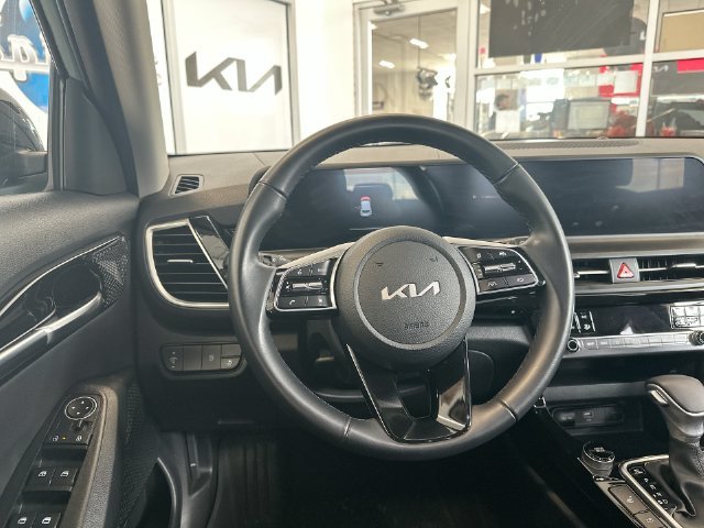 Used 2025 Blue Kia S image 13
