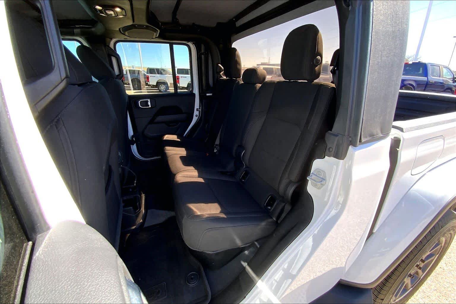 Used 2022 Bright White Clearcoat Jeep Overland image 40