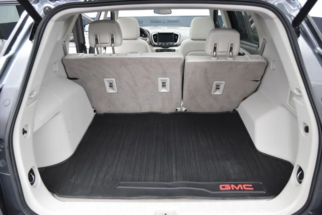 Used 2020 Gray GMC Denali image 25