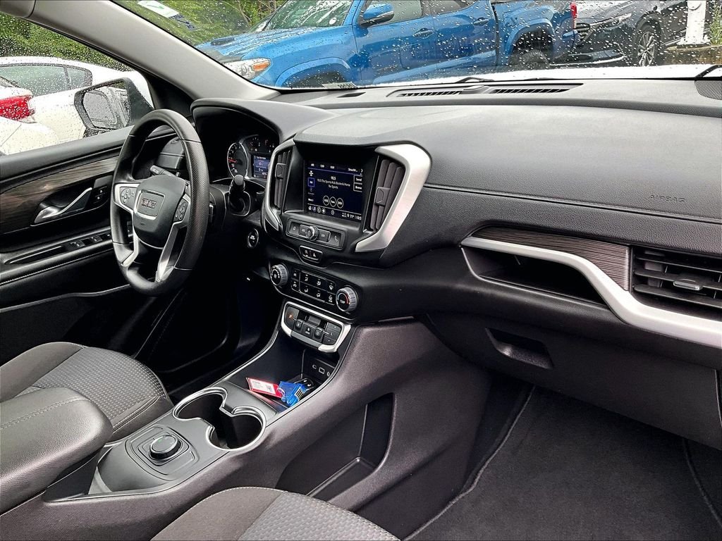 Used 2024 White GMC SLE image 14