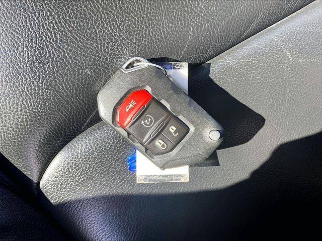 Used 2020 White Jeep Mojave image 11
