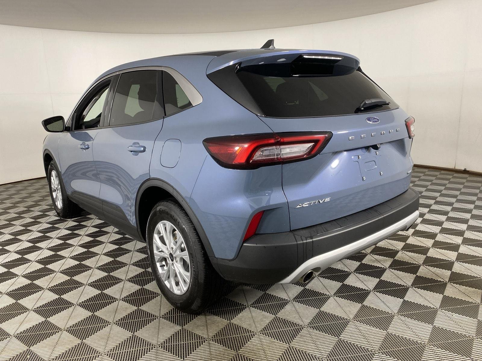 Used 2023 Vapor Blue Ford Active image 5