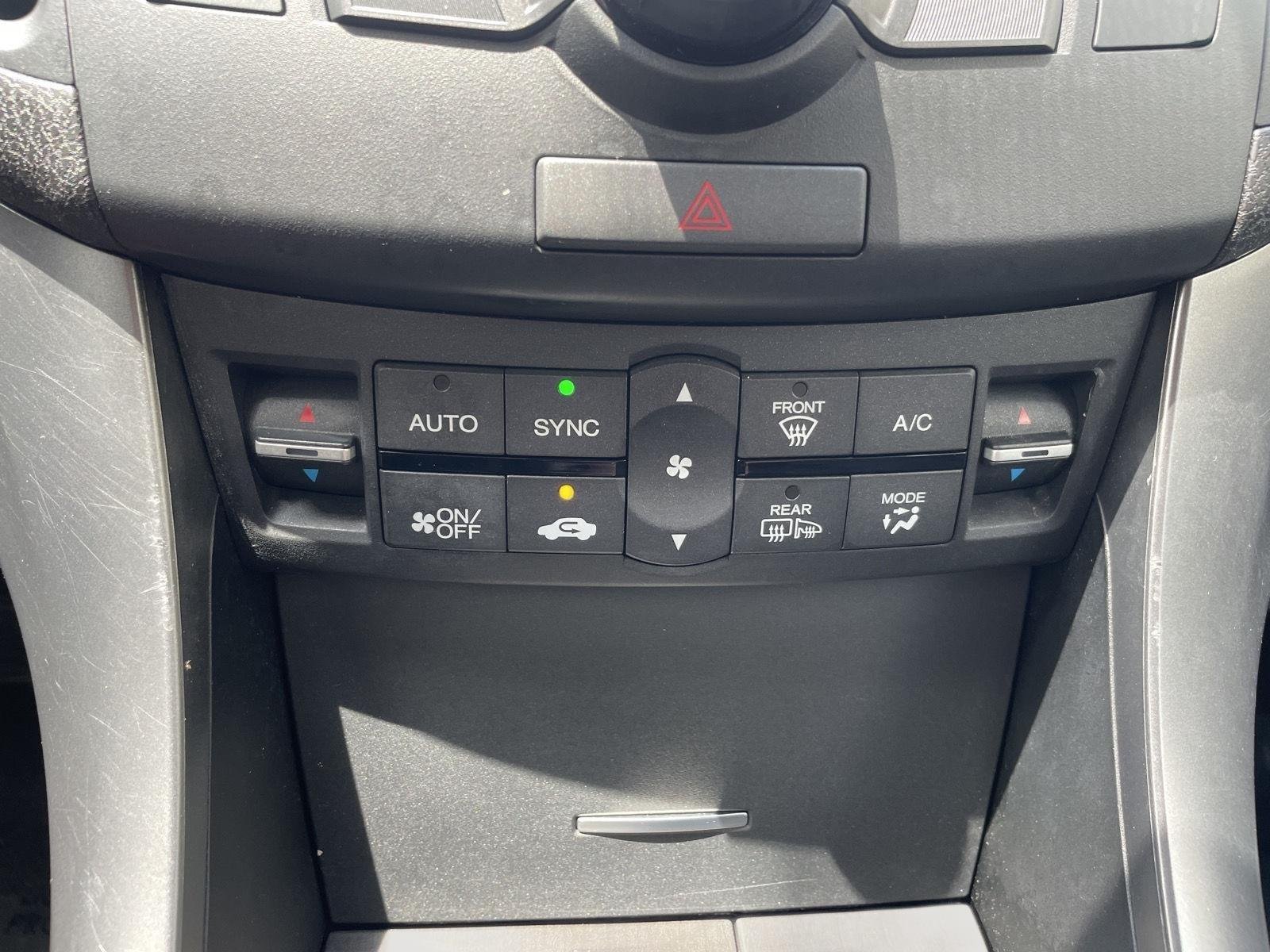 Used 2014 Crystal Black Pearl Acura Base image 17