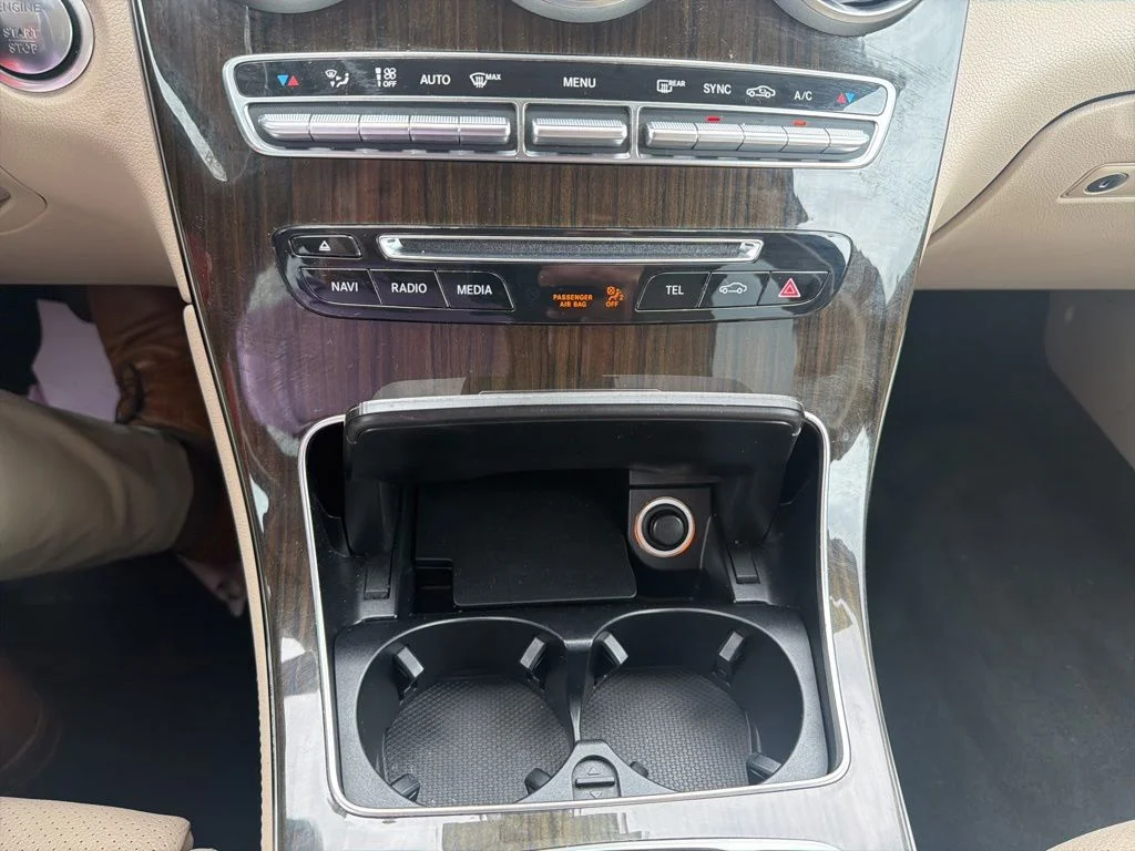 Used 2019 White Mercedes-Benz GLC 300 image 11
