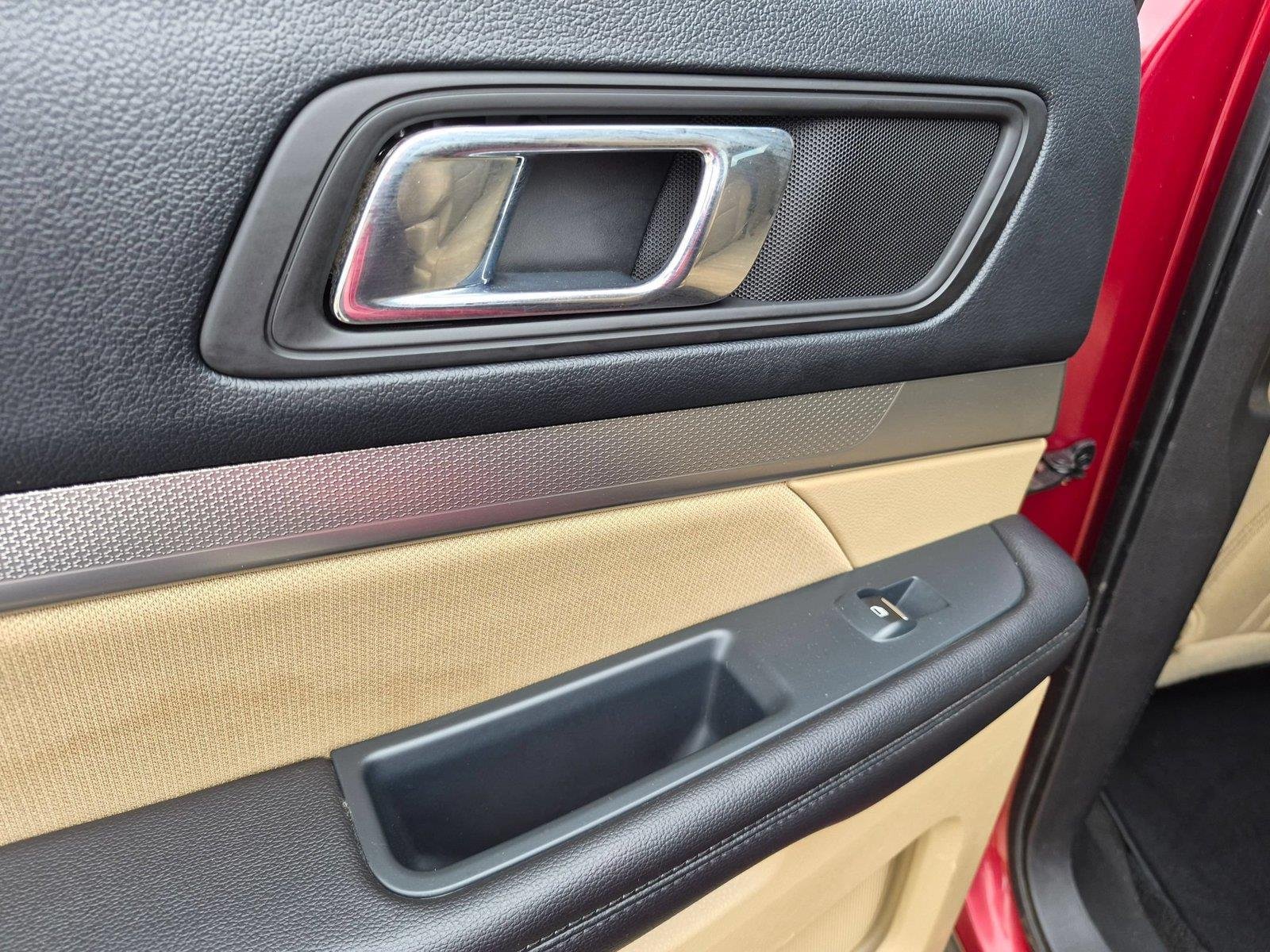 Used 2016 Ruby Red Metallic Tinted Clearcoat Ford Base image 24