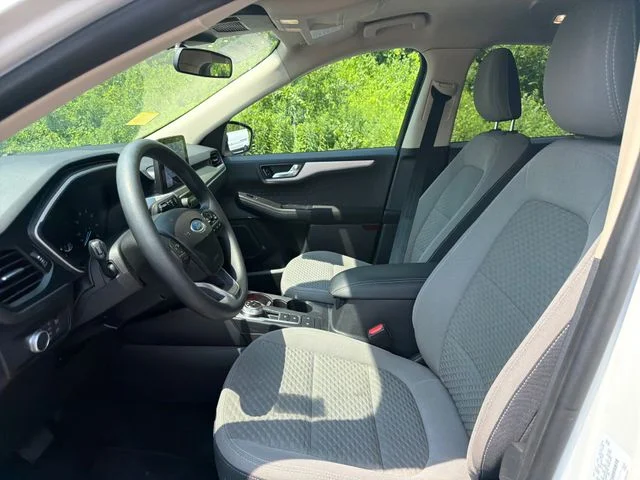 Certified Used 2020 White Metallic Ford SE image 12