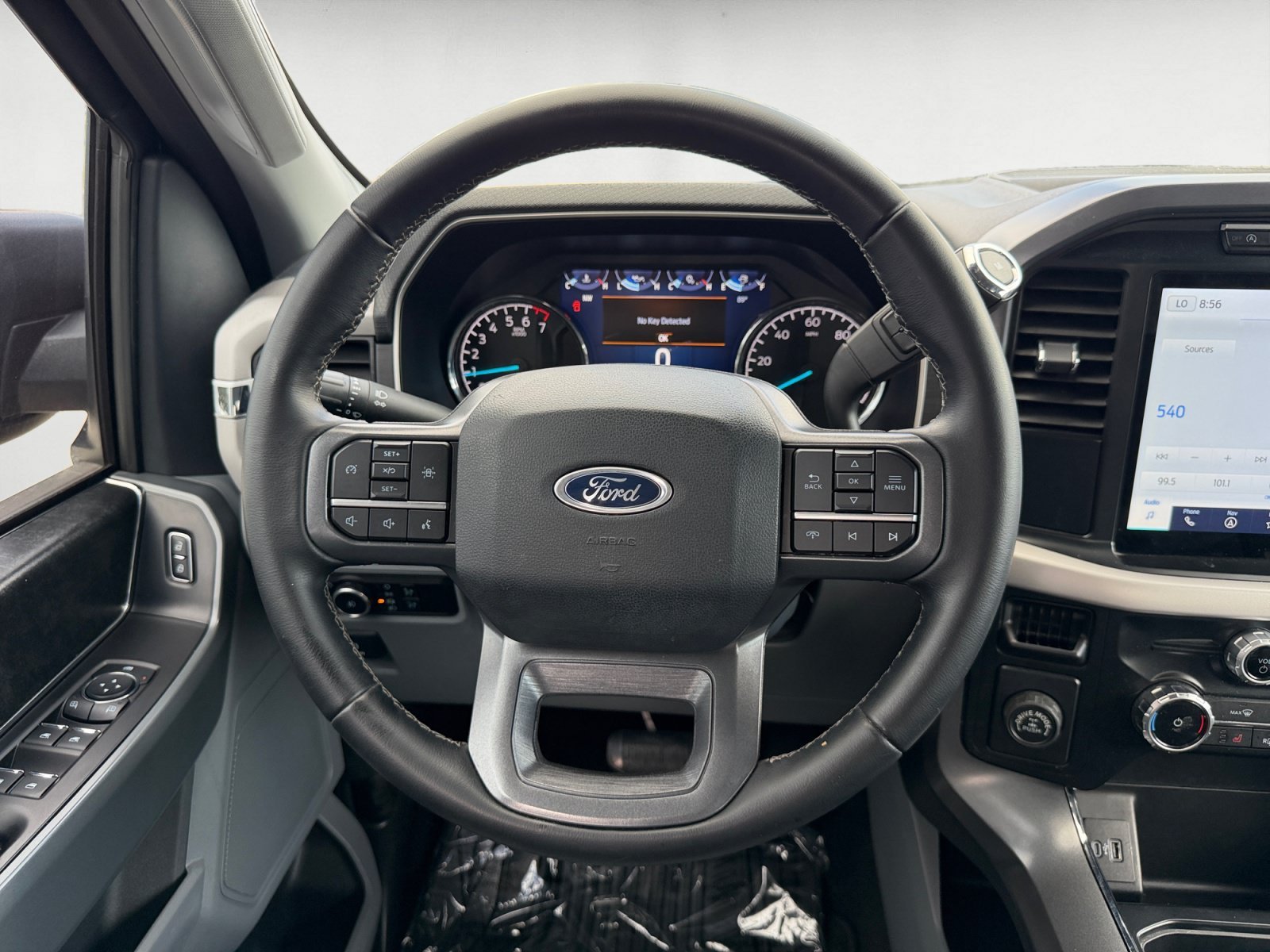 Used 2023 Agate Black Metallic Ford XLT image 11