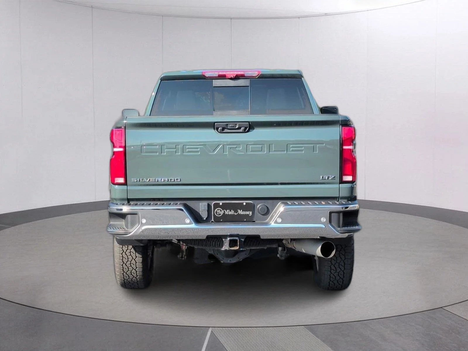 Used 2025 Cypress Gray Chevrolet LTZ image 4