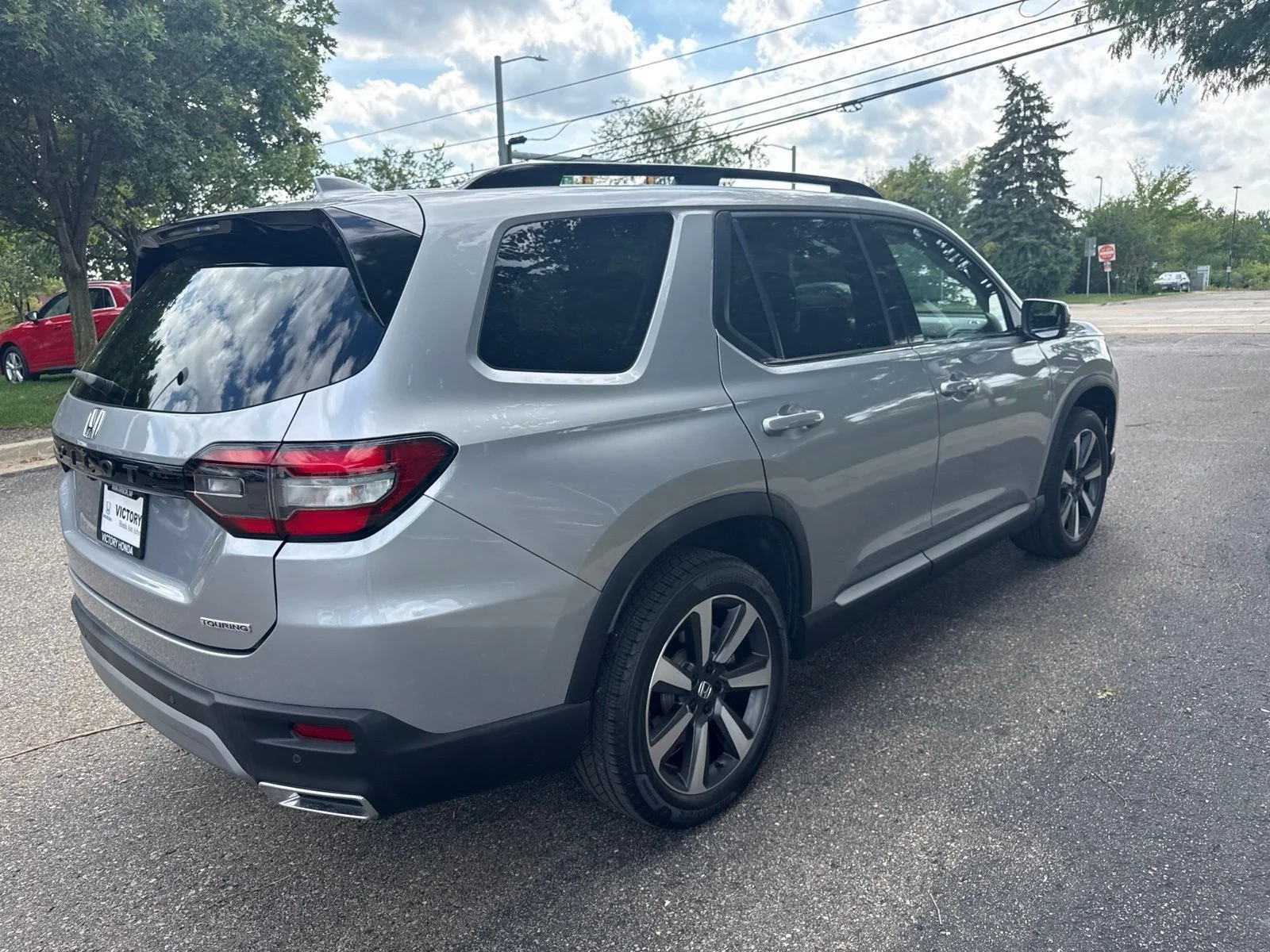 Used 2023 Lunar Silver Metallic Honda Touring image 8