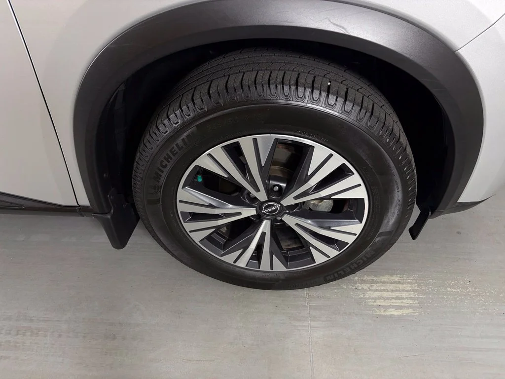 Used 2023 Silver Nissan SV image 10