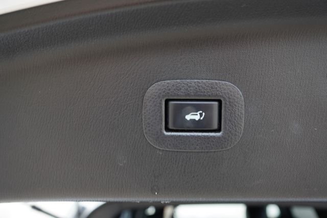 Certified Used 2020 White INFINITI LUXE image 25