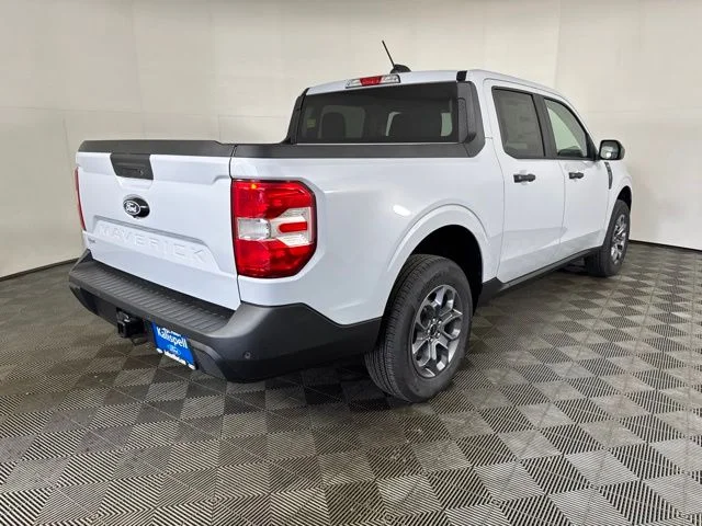 New 2026 Space White Metallic Ford XLT image 3