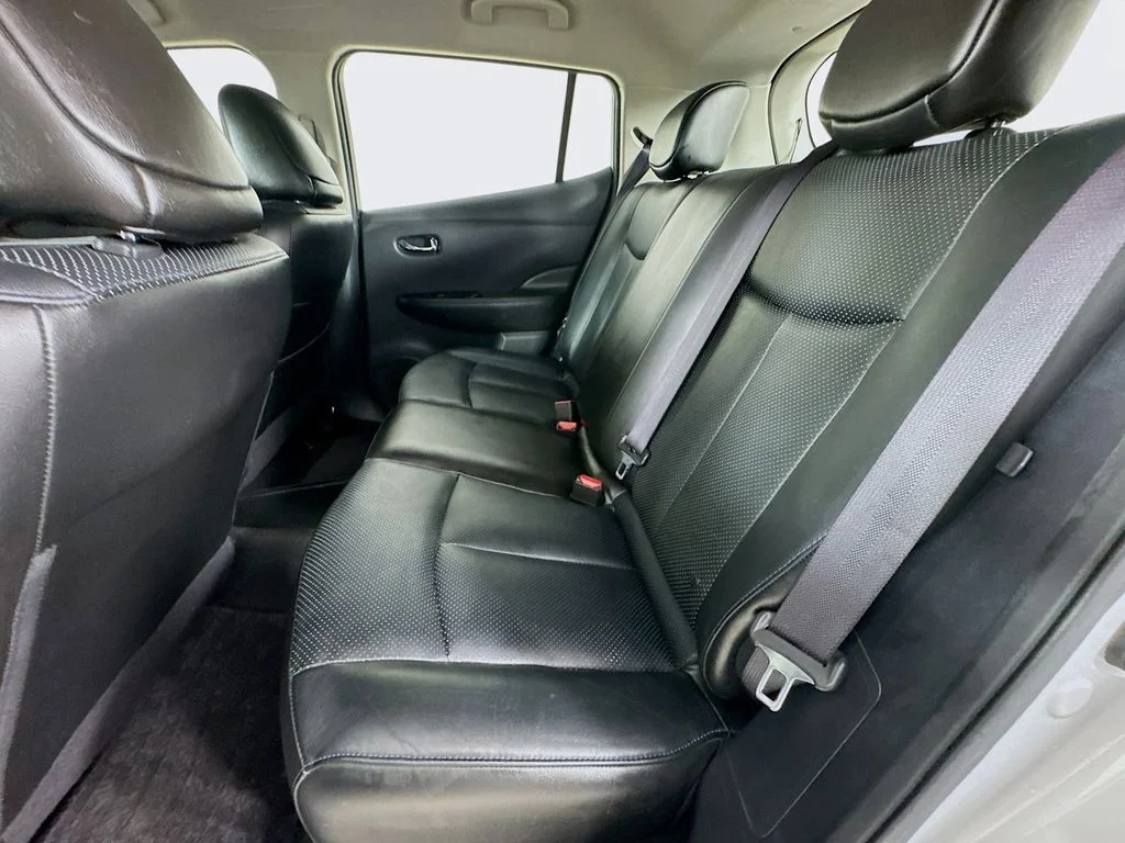 Used 2014 Brilliant Silver Nissan SL image 30