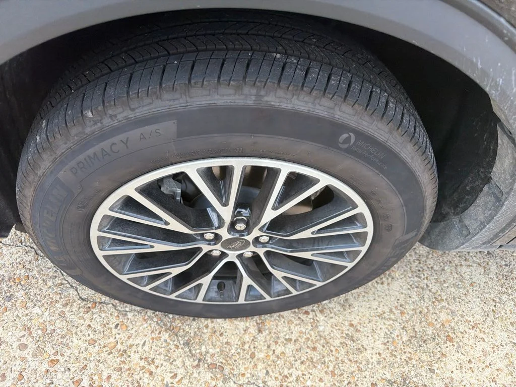 Used 2025 Black Ford Base image 7