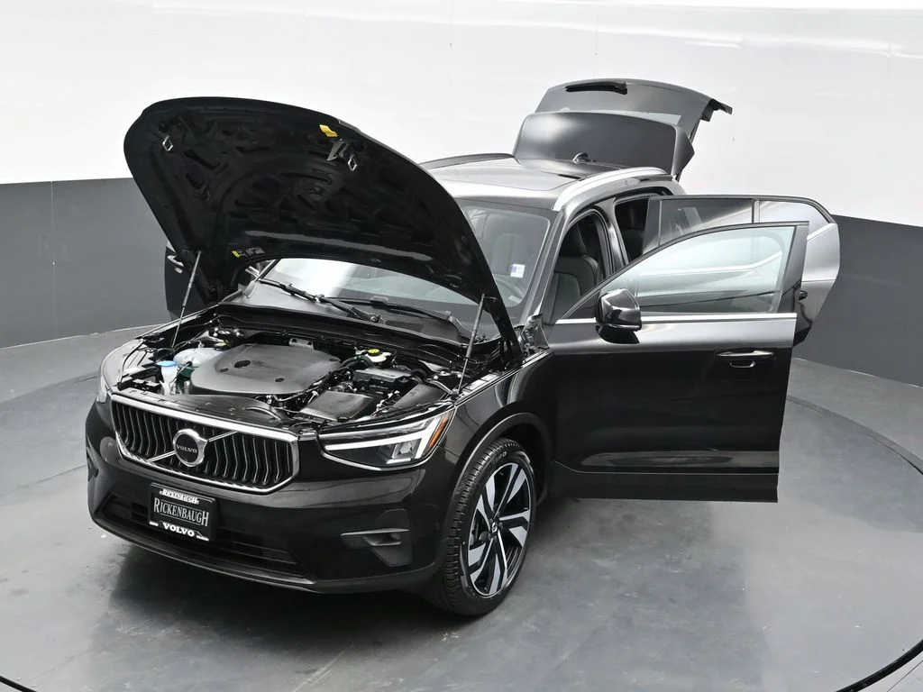 Certified Used 2025 Onyx Black Volvo Plus image 41