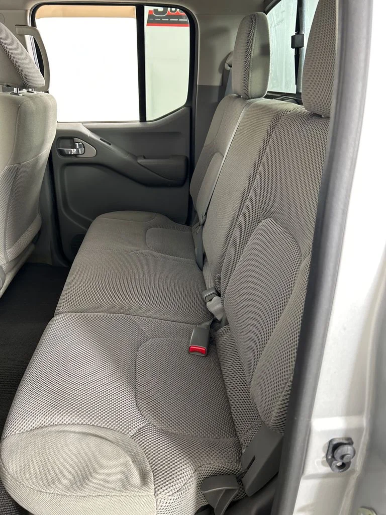 Used 2017 Silver Nissan SV image 17