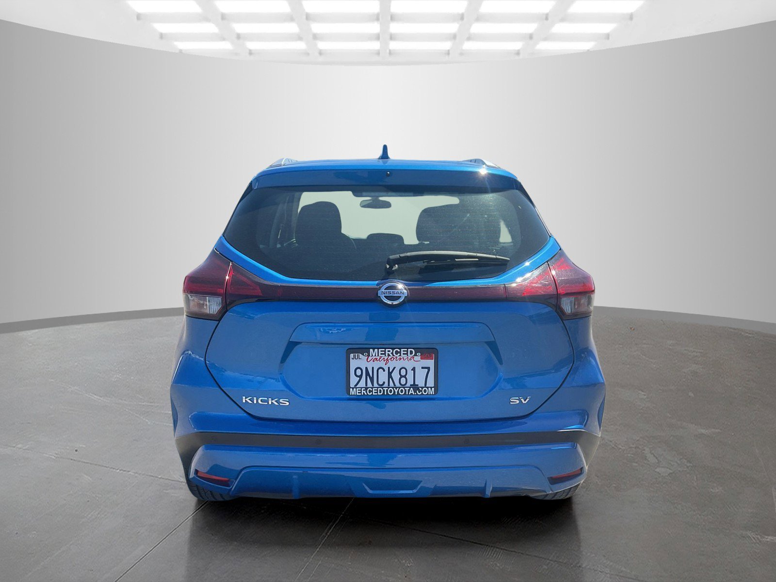Used 2021 Electric Blue Metallic Nissan SV image 4