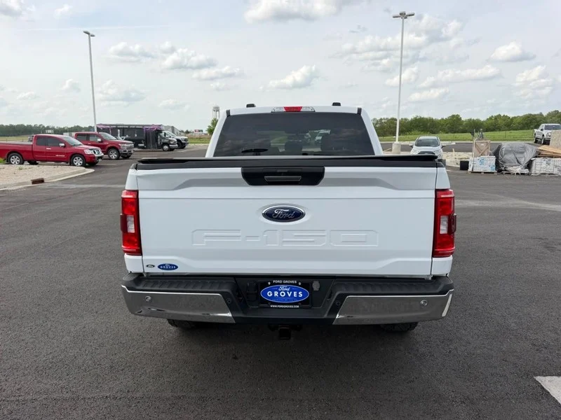 Certified Used 2023 Oxford White Ford XLT image 6