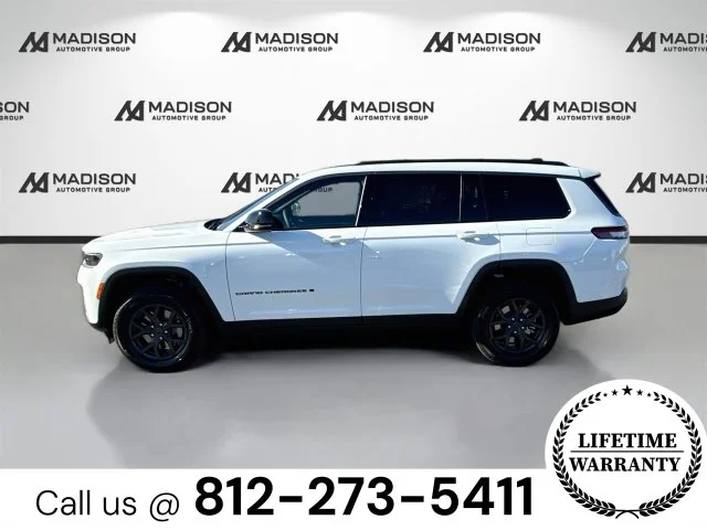 New 2027 White Jeep Laredo Altitude image 9