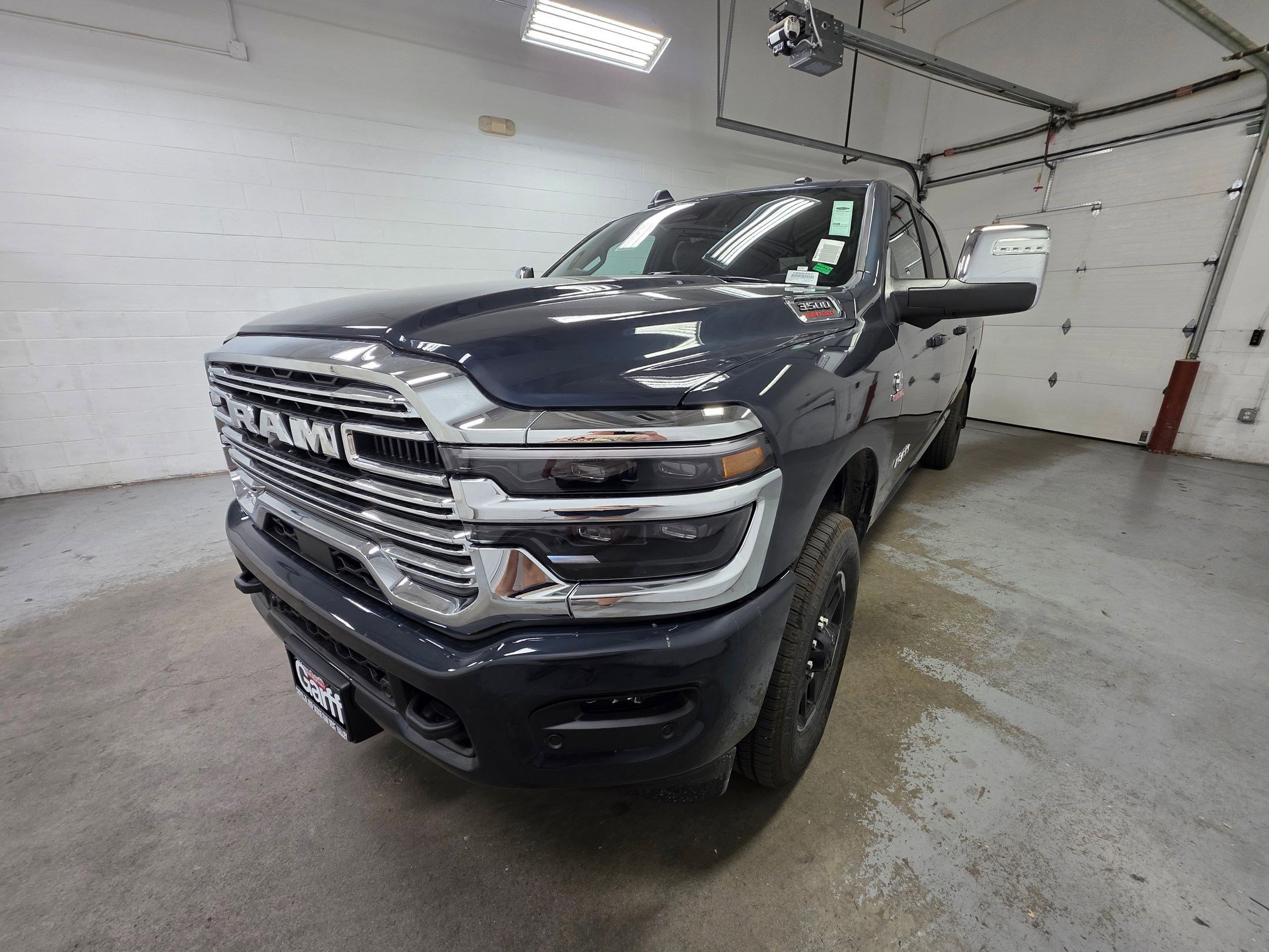 2025 RAM 3500 Laramie - Photo 9