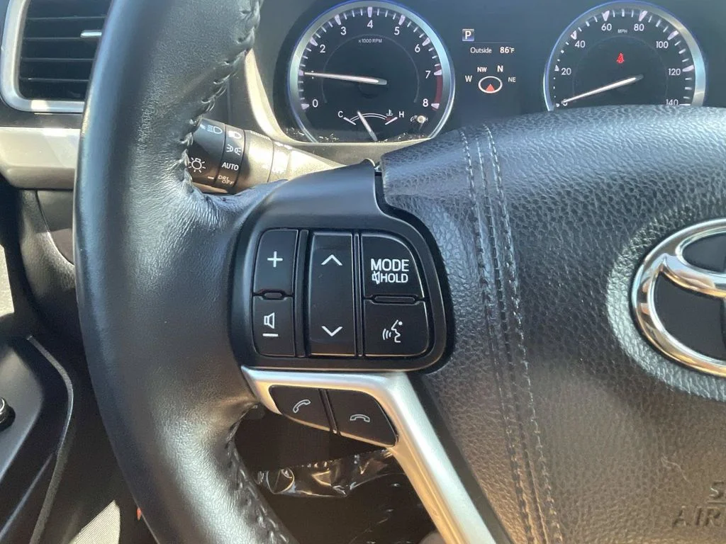 Used 2017 Silver Toyota Limited image 32