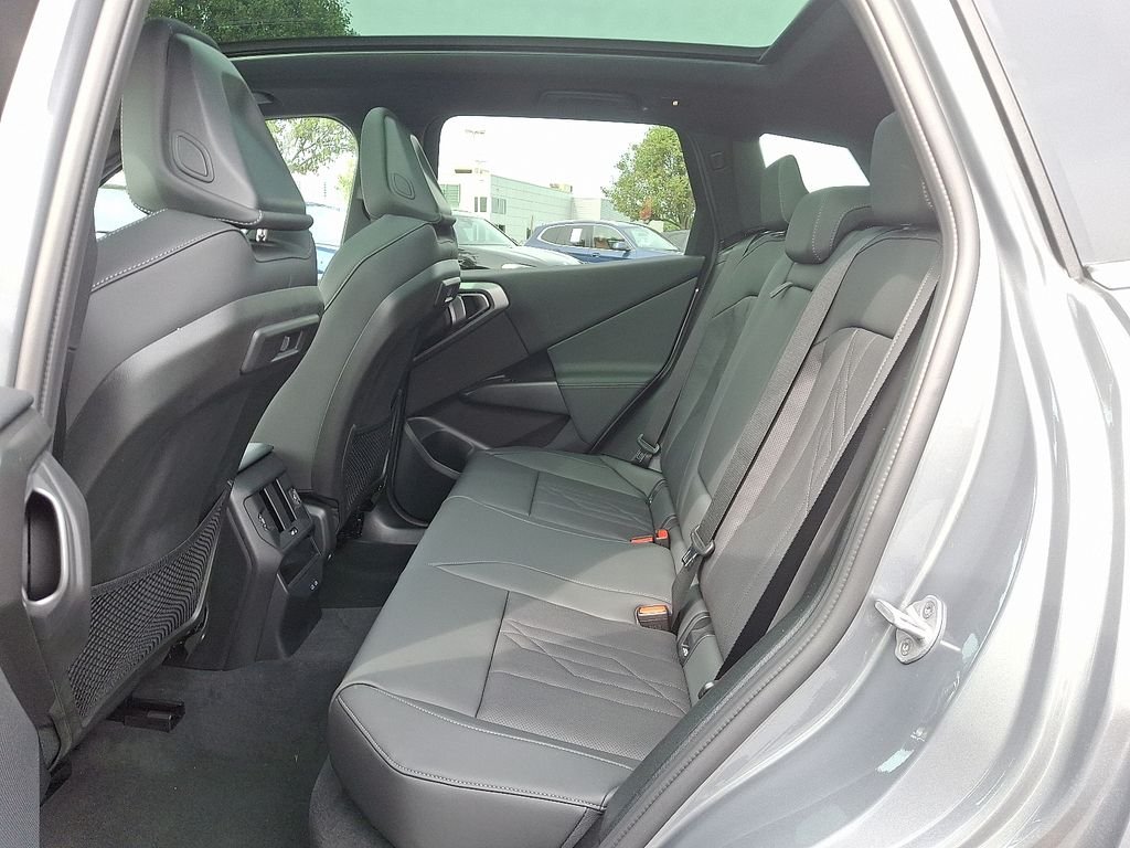 Used 2026 Skyscraper Grey Metallic BMW 30 xDrive image 5