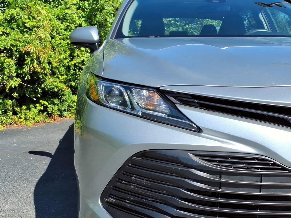 Used 2018 Celestial Silver Metallic Toyota L image 9