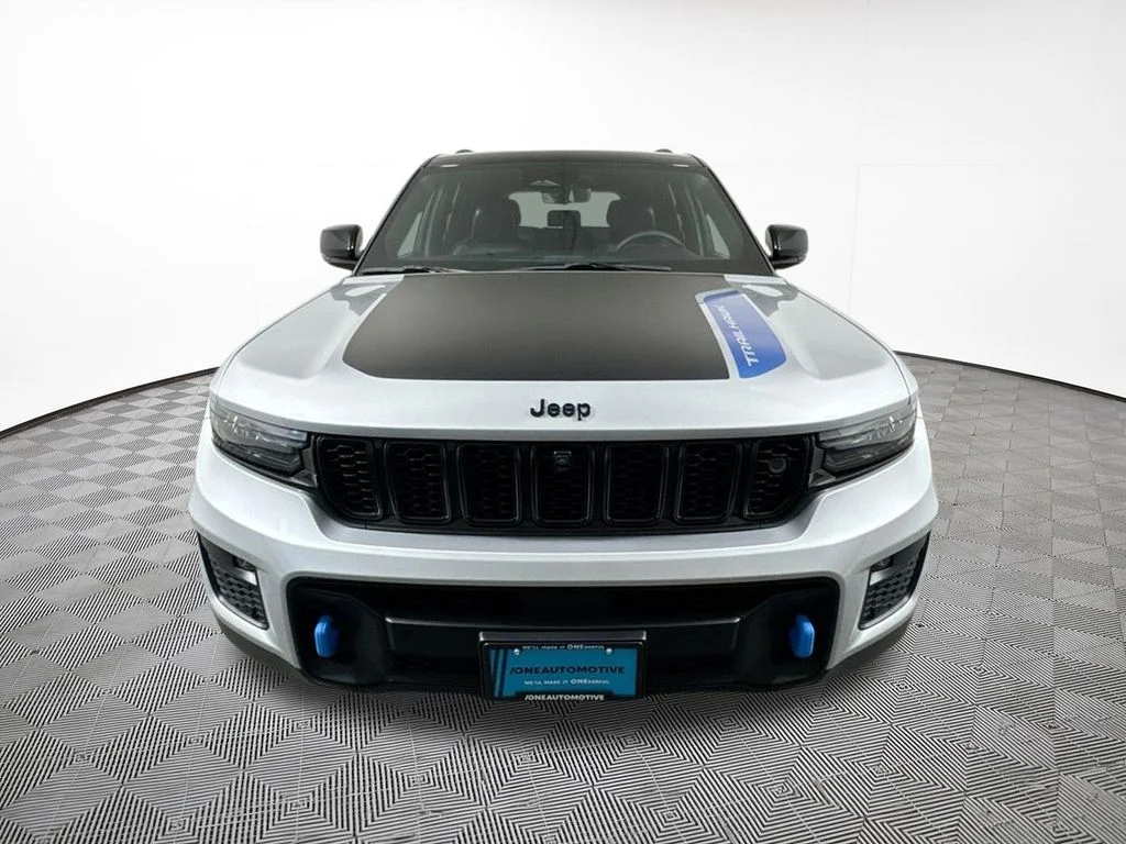 Used 2024 Silver Zynith Jeep Trailhawk 4xe image 3