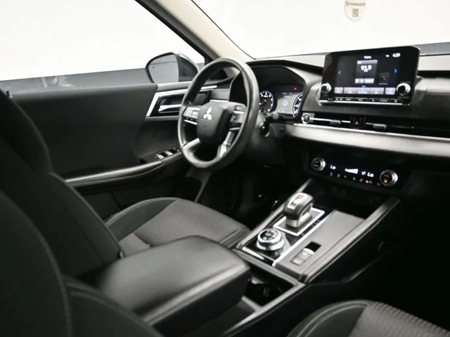 Used 2022 Black Mitsubishi ES image 18