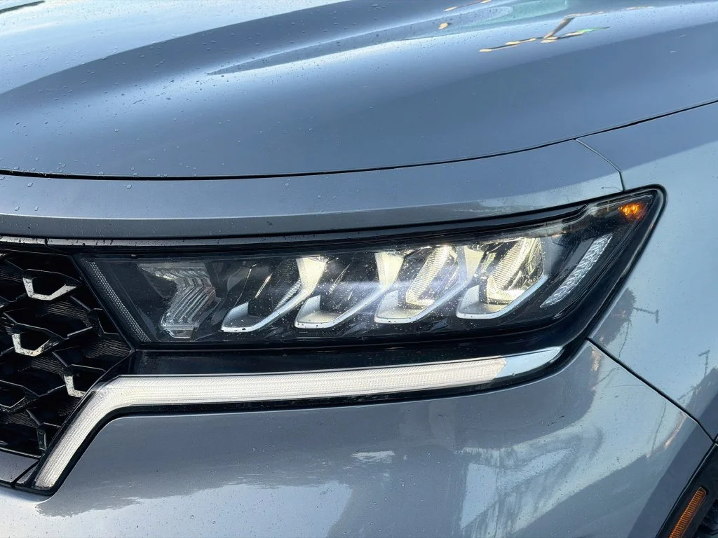 Used 2021 Silver Kia S image 9