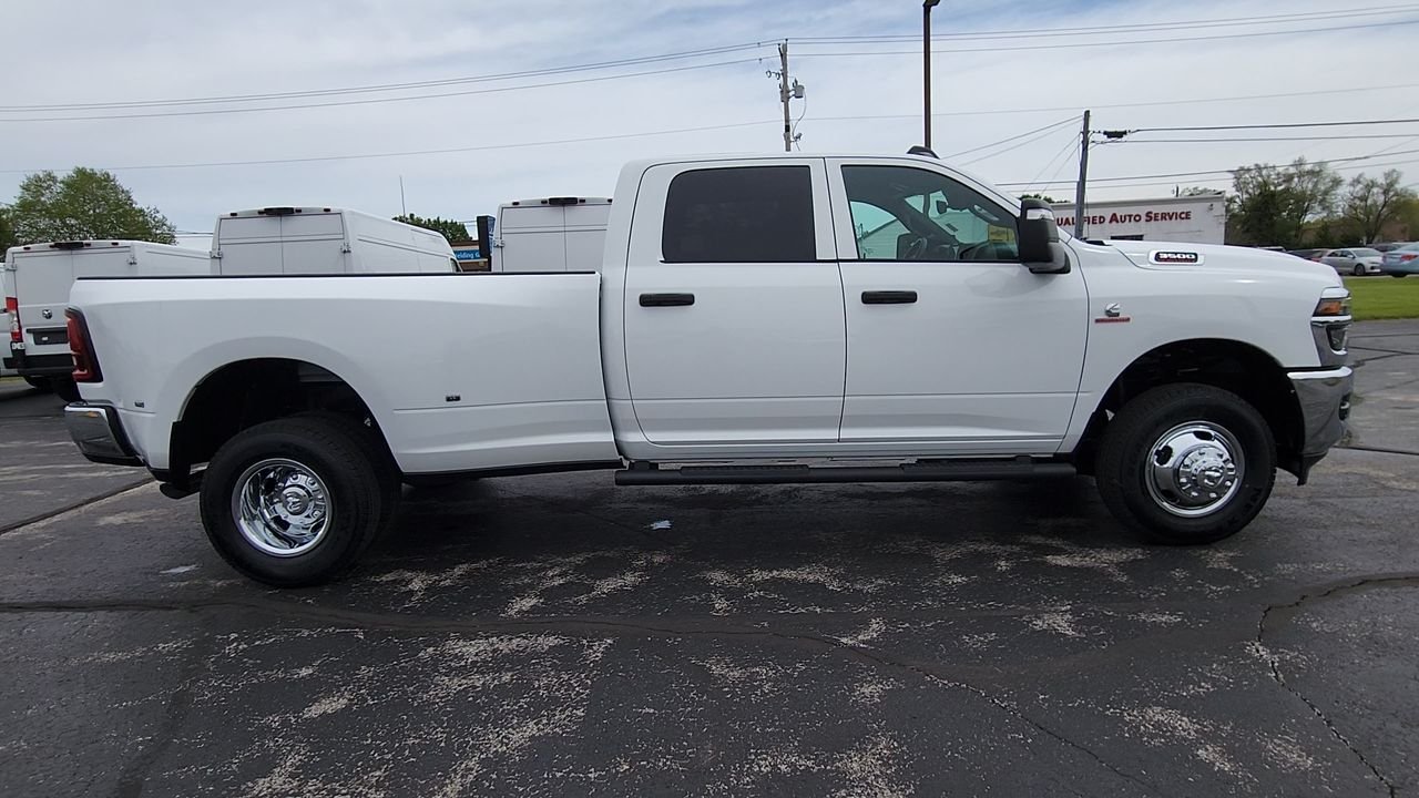 New 2026 Bright White Clear-Coat Exterior Paint RAM Tradesman image 9