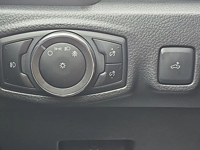 Used 2023 White Ford Lariat image 19