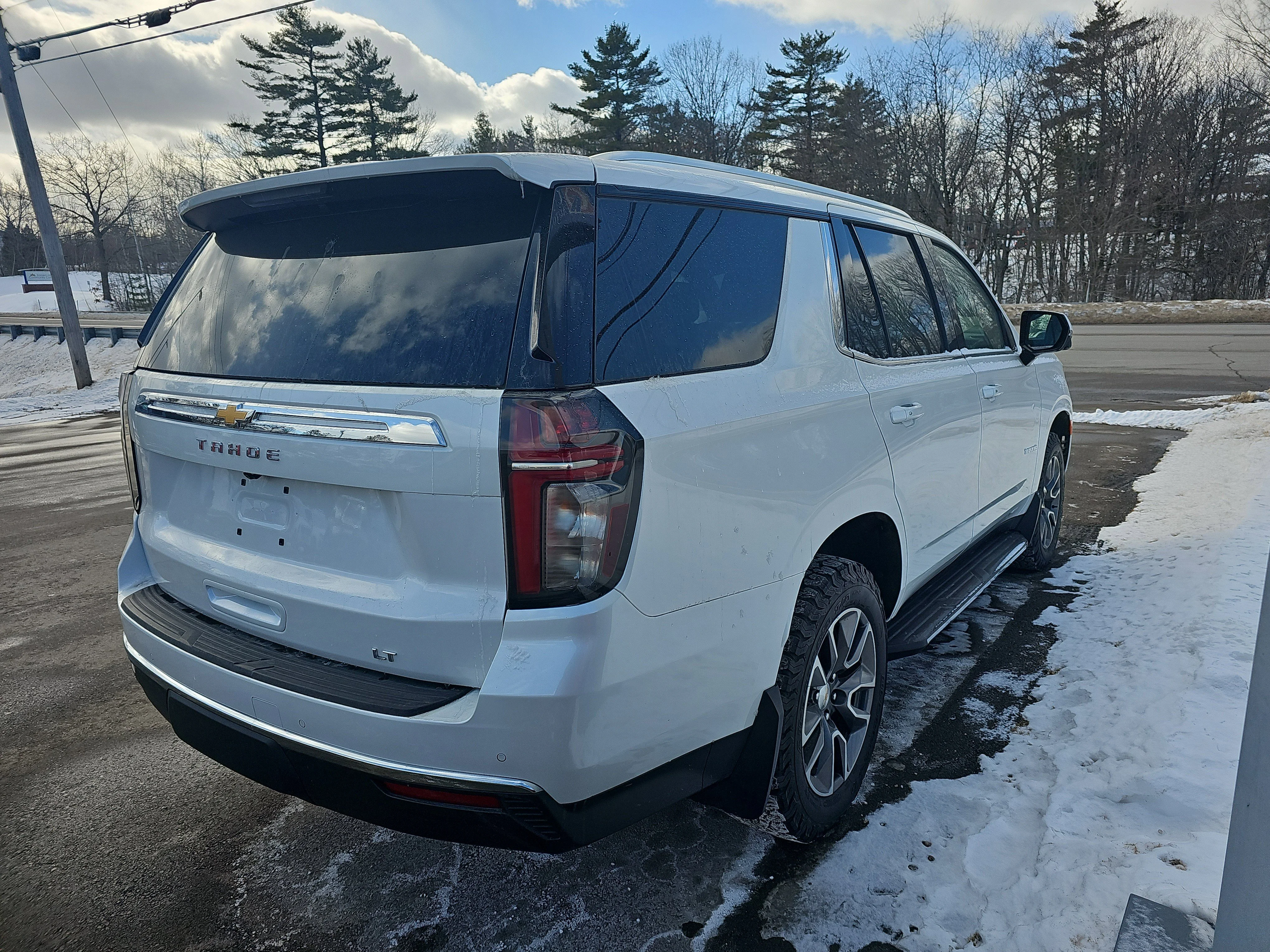 Used 2023 Iridescent Pearl Tricoat Chevrolet LT image 5