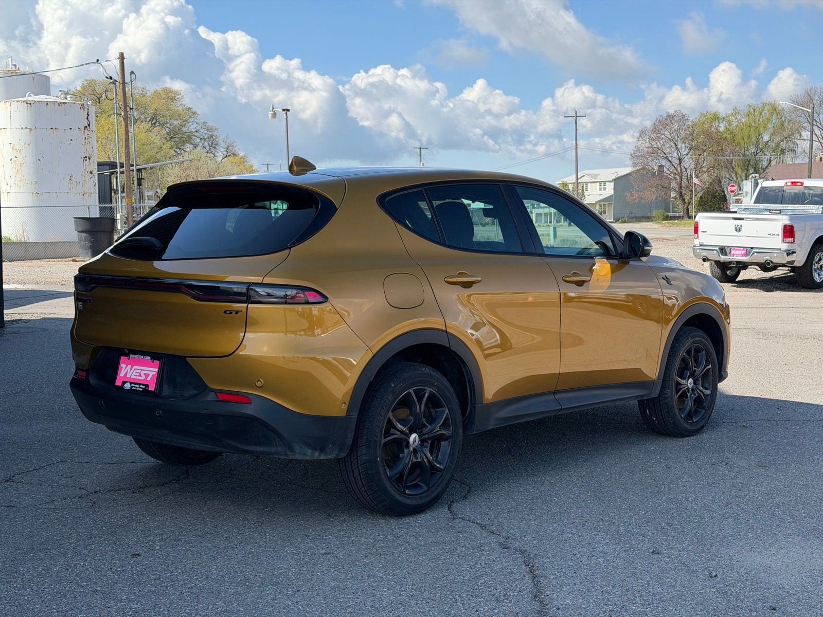 View vehicle photo 7