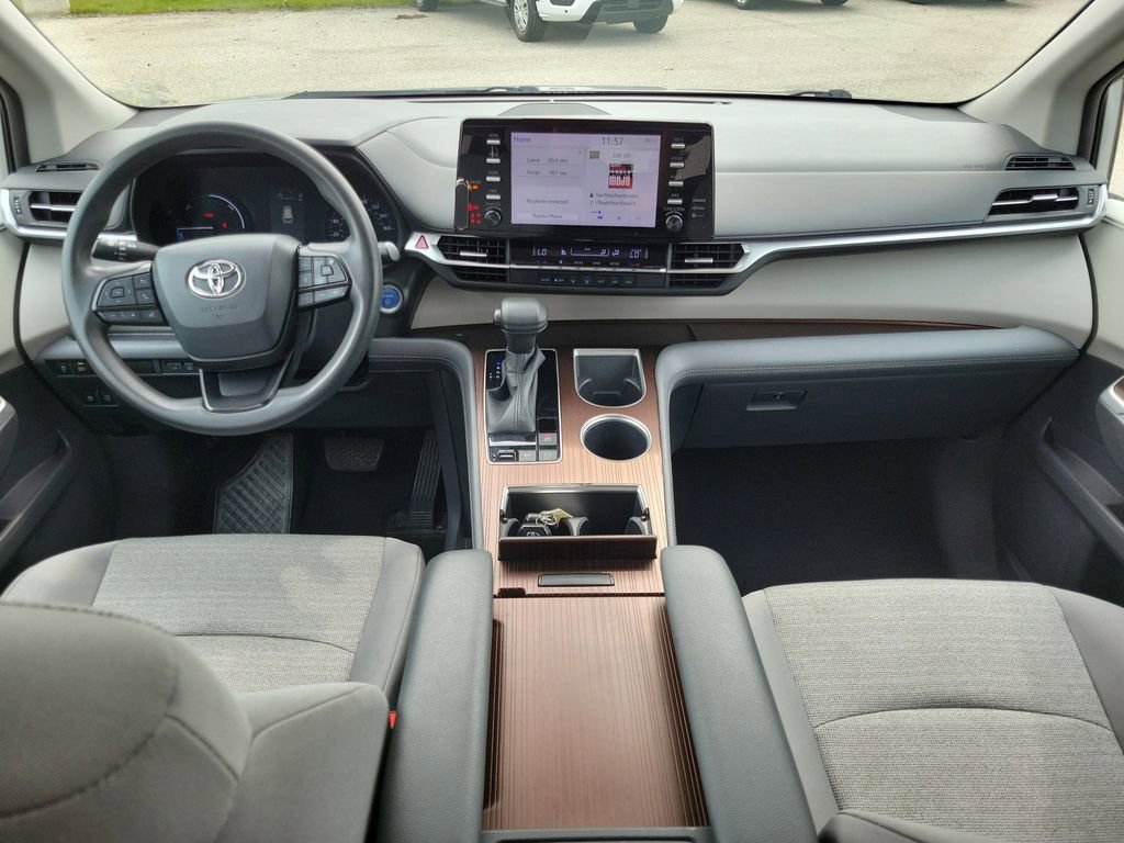 Used 2022  Toyota LE image 10